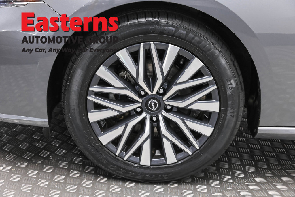 Used 2024 Nissan Altima 2.5 SV FWD image 34