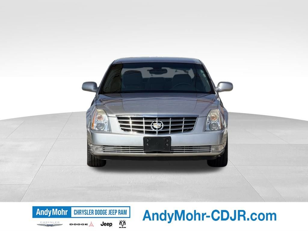 Used 2009 Cadillac DTS w/ Trunk Convenience Package FWD video 2