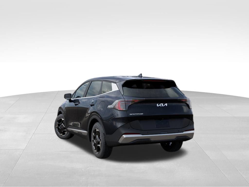 Used 2026 Kia Sportage EX FWD image 4
