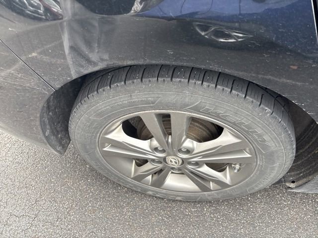 Used 2017 Hyundai Elantra SE image 5