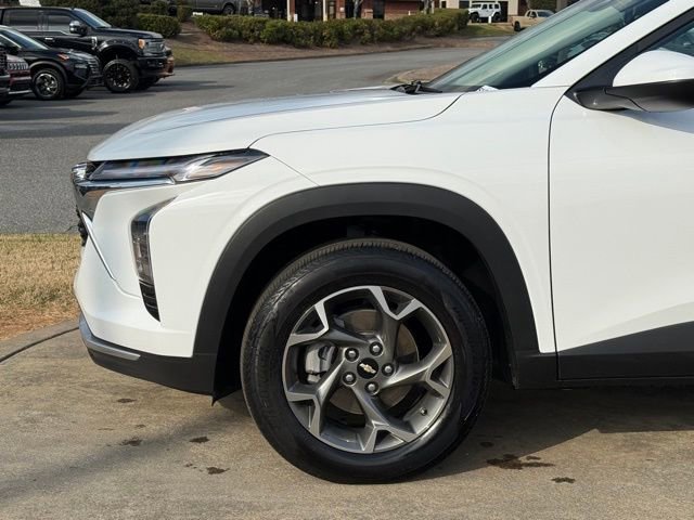 Used 2025 Chevrolet Trax LT FWD image 12