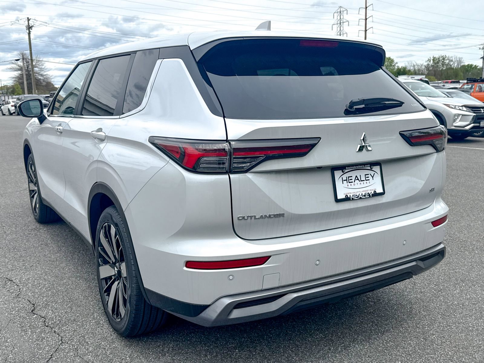 New 2026 Mitsubishi Outlander SE AWD/4WD image 5