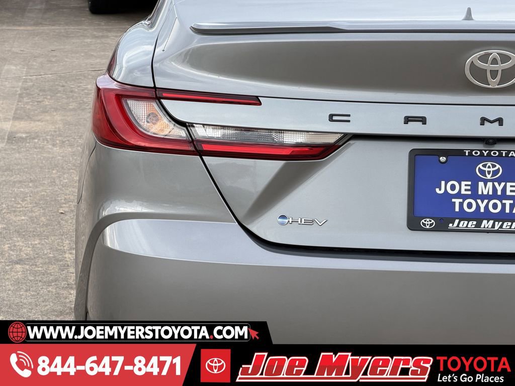 Used 2025 Toyota Camry SE image 10