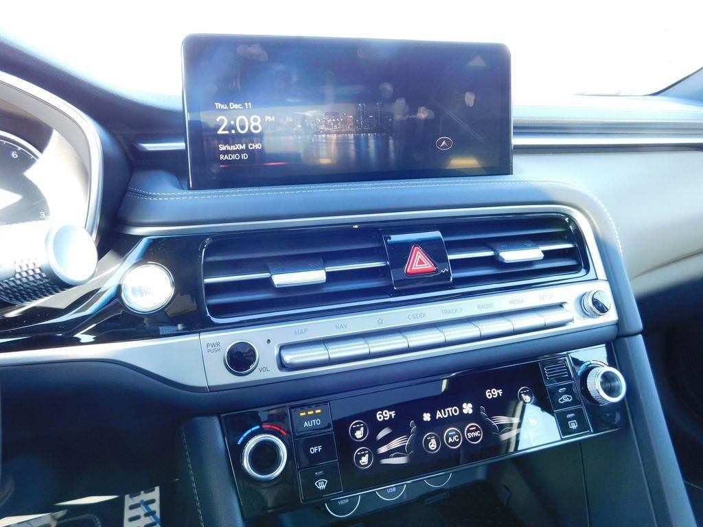 Used 2026 Genesis G70 3.3T Sport Prestige image 32