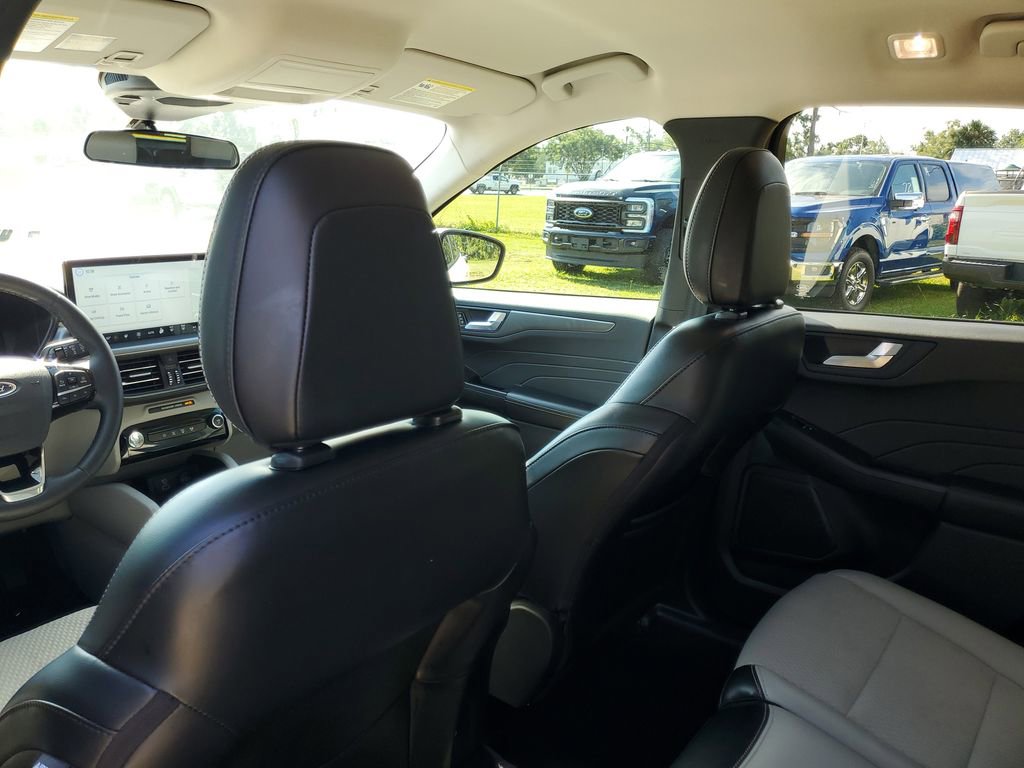 Used 2023 Ford Escape SE image 29