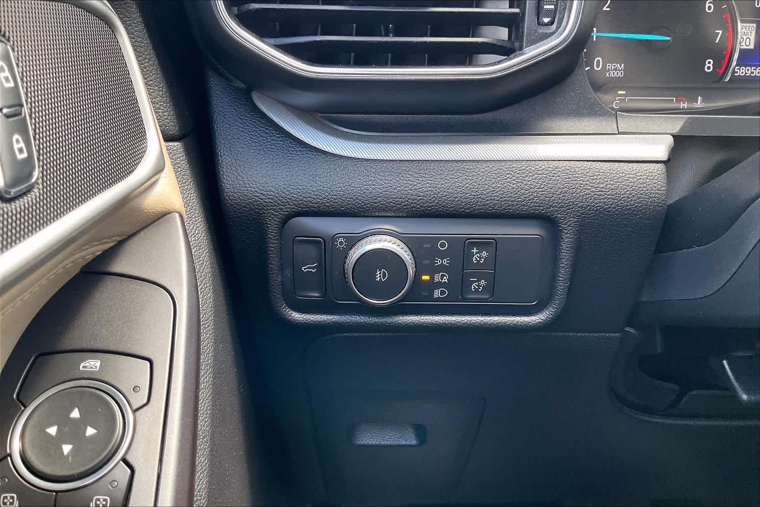 Used 2020 Ford Explorer XLT w/ Equipment Group 202A RWD image 33