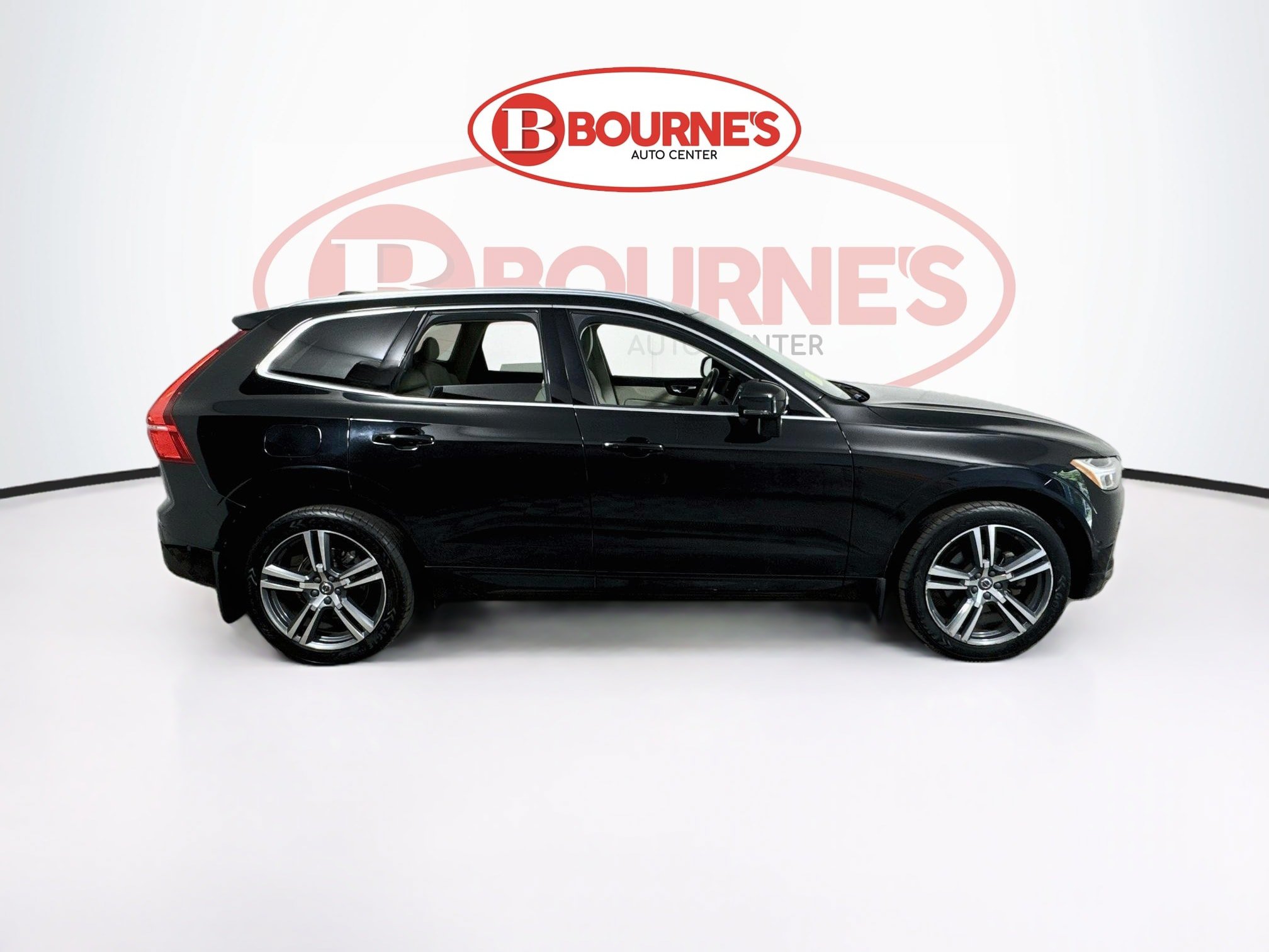 Used 2019 Volvo XC60 T5 Momentum w/ Premium Package AWD/4WD image 12