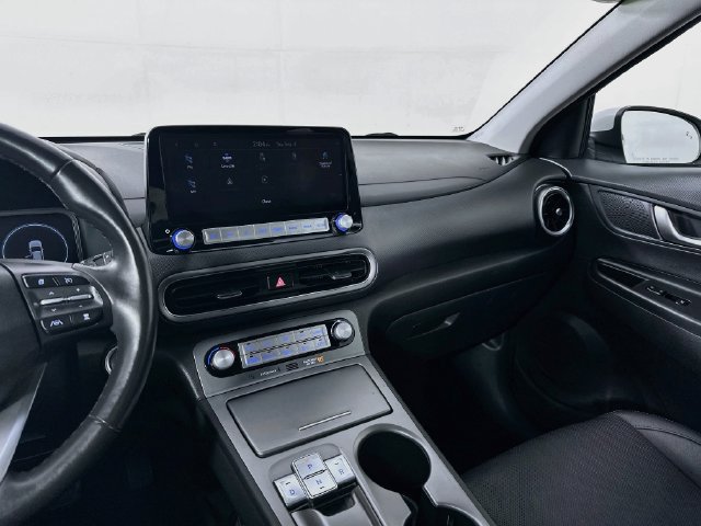 Used 2022 Hyundai Kona Limited FWD image 26