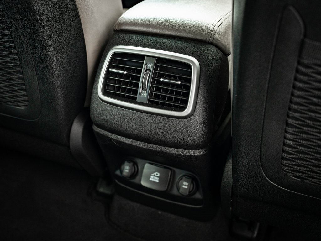 Used 2016 Kia Sorento EX w/ EX Premium Package image 34