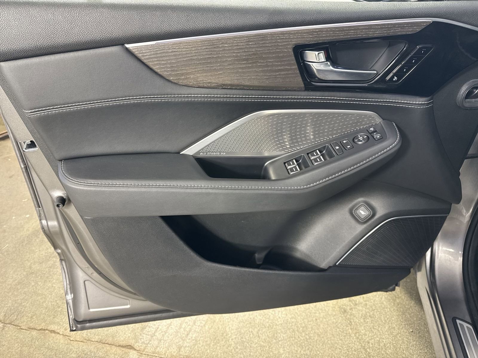 Certified 2024 Acura MDX SH-AWD w/ Advance Package image 20
