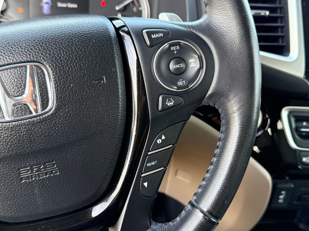 Used 2016 Honda Pilot Touring image 30