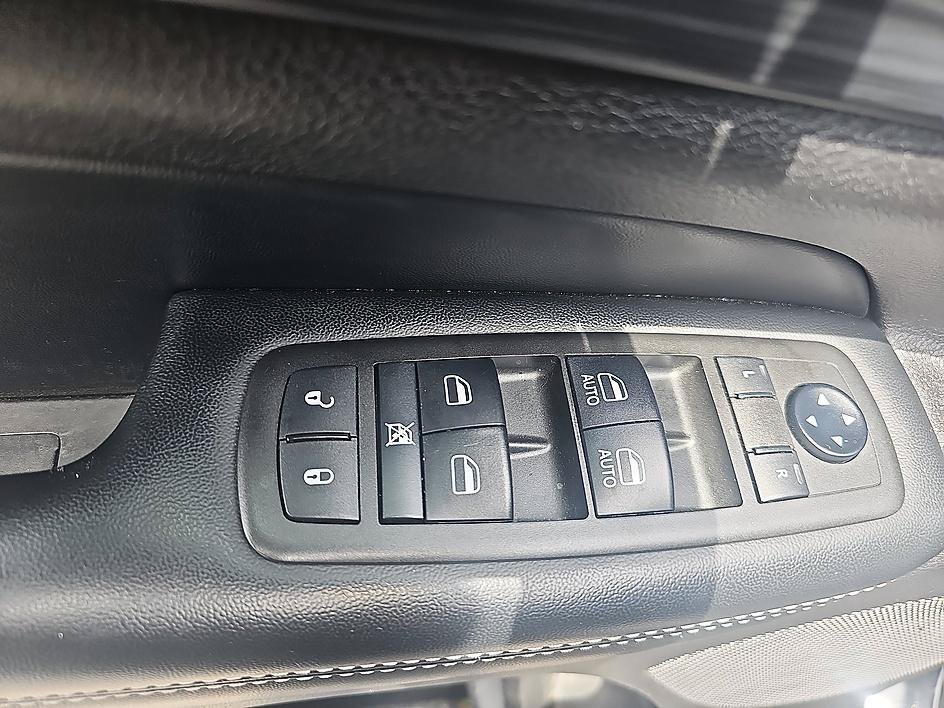 Used 2021 Jeep Grand Cherokee Freedom Edition RWD image 10