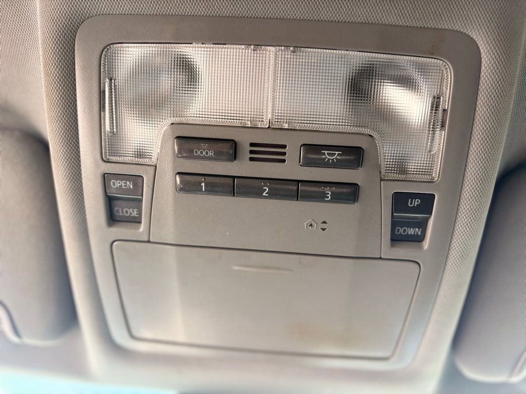 Used 2019 Toyota Highlander XLE image 30