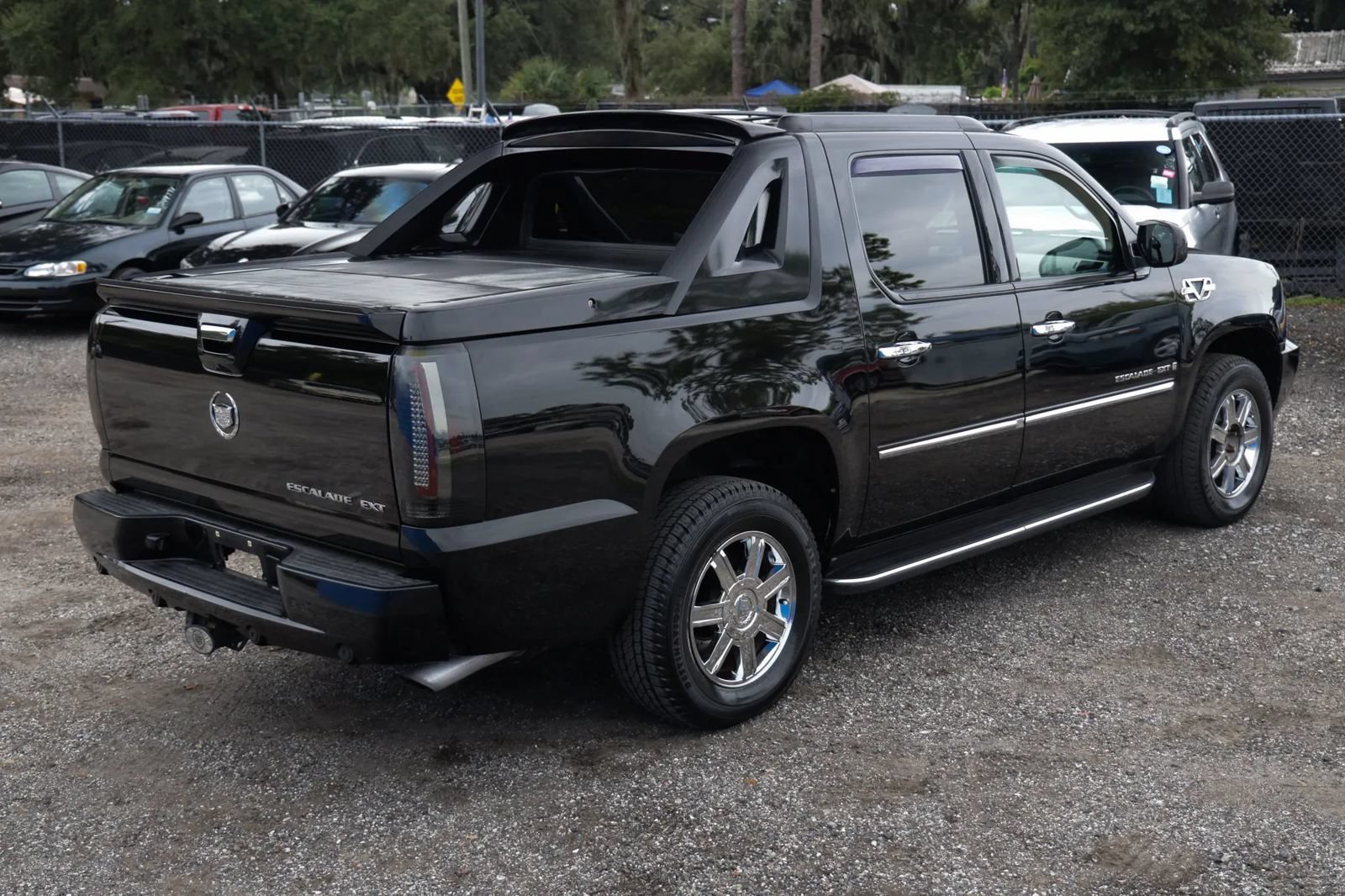 Used 2007 Cadillac Escalade EXT w/ Information Package AWD/4WD image 7