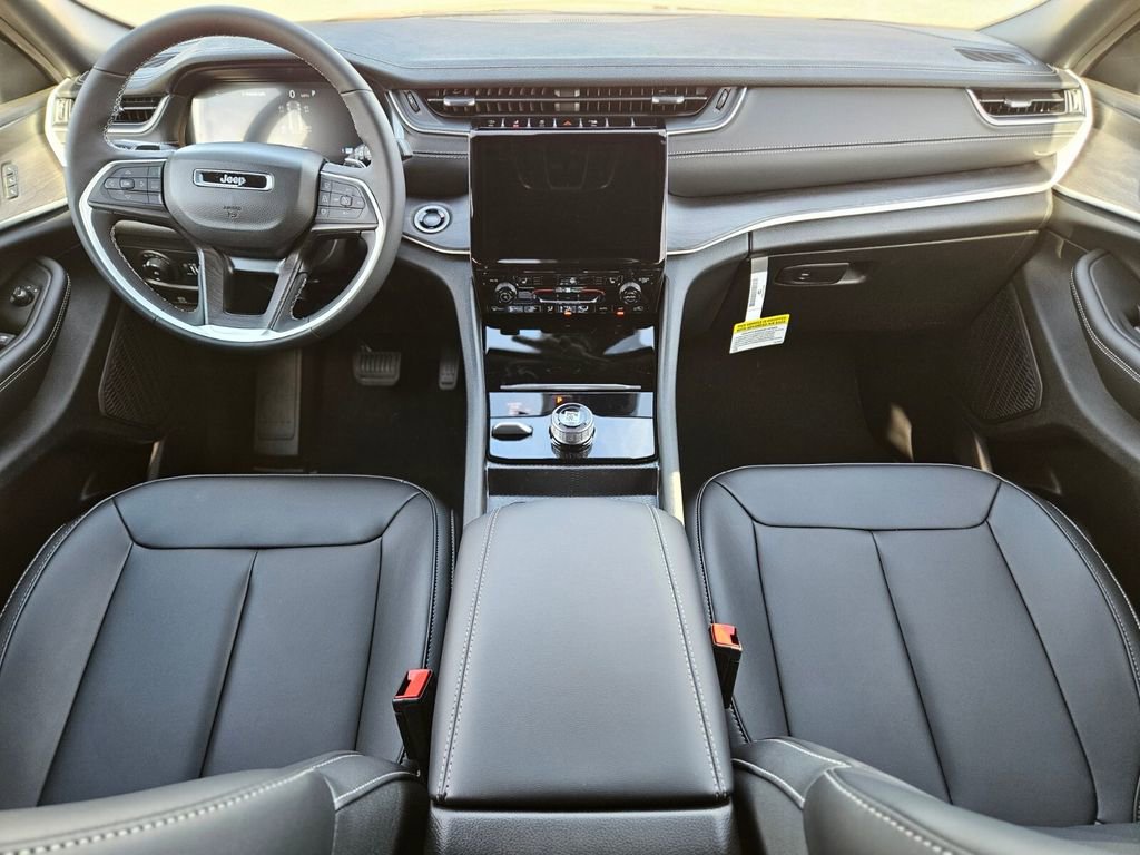 New 2025 Jeep Grand Cherokee Limited image 12