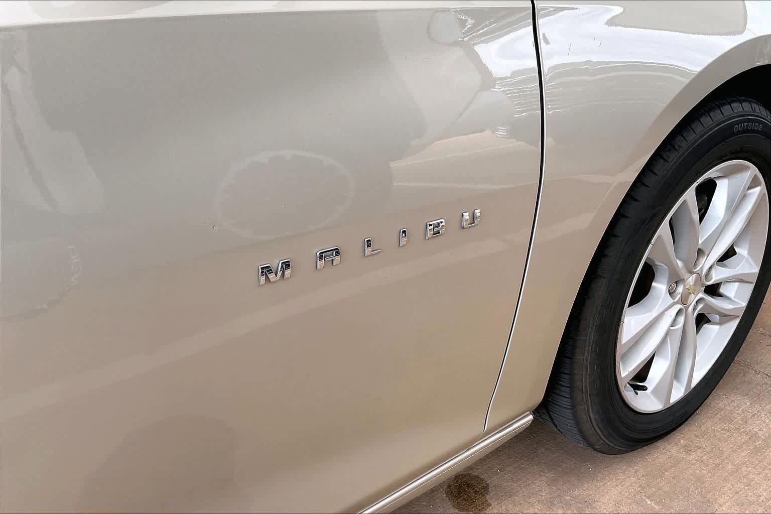 Used 2016 Chevrolet Malibu LT FWD image 10