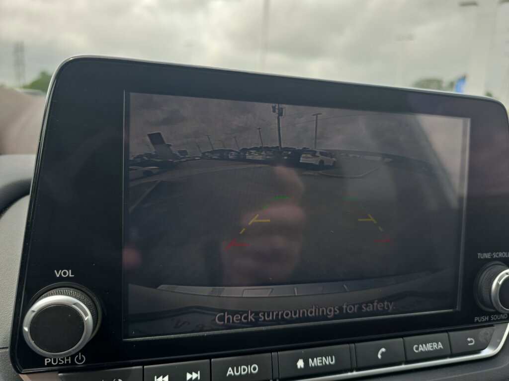 Used 2022 Nissan Rogue SV image 13