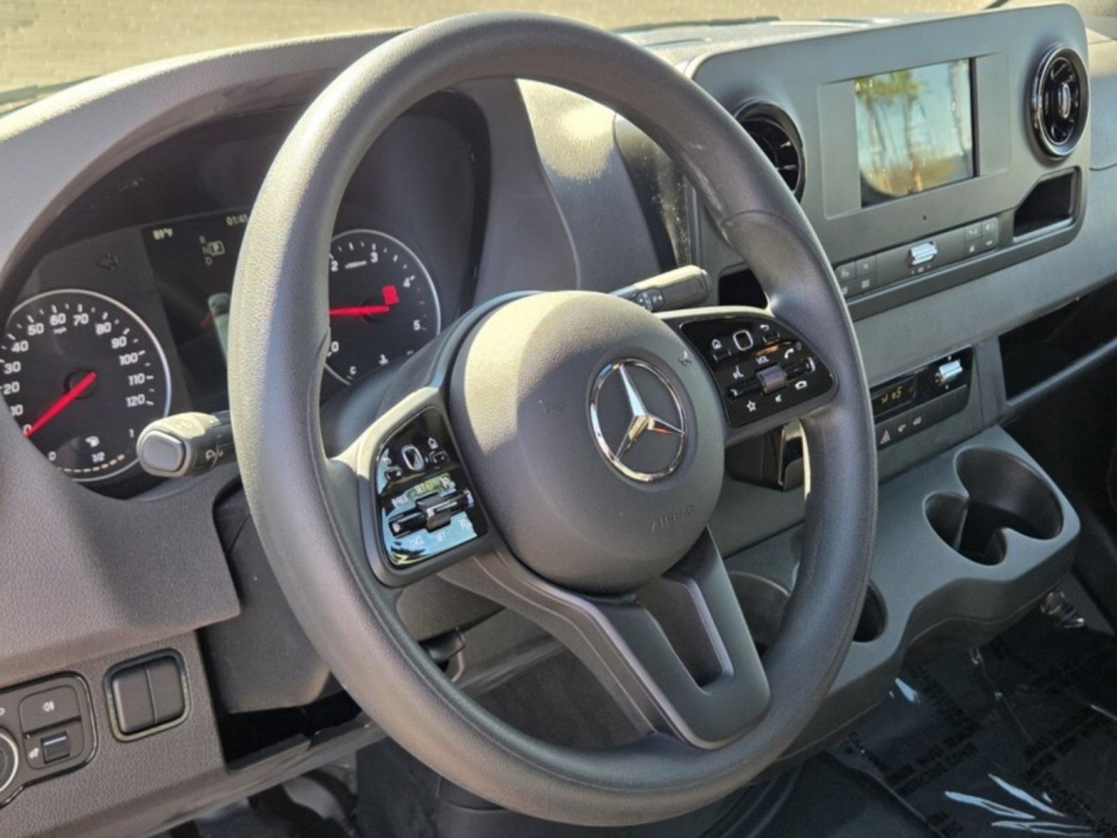 Used 2024 Mercedes-Benz Sprinter 4500 image 25