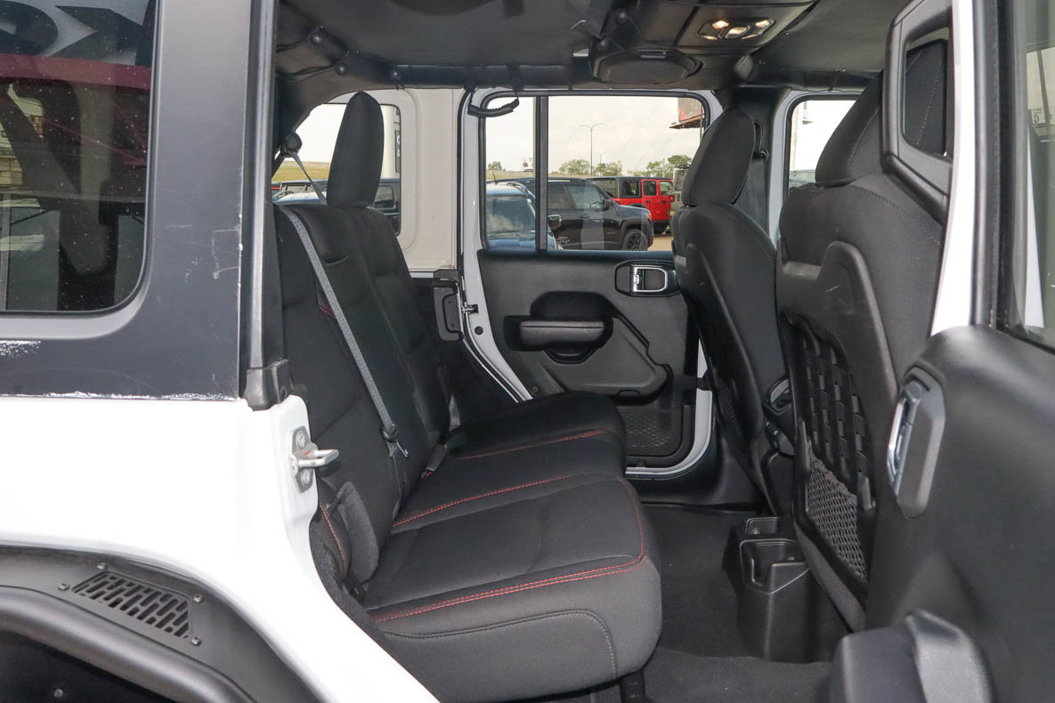 Used 2020 Jeep Wrangler Unlimited Rubicon w/ Dual Top Group AWD/4WD image 30