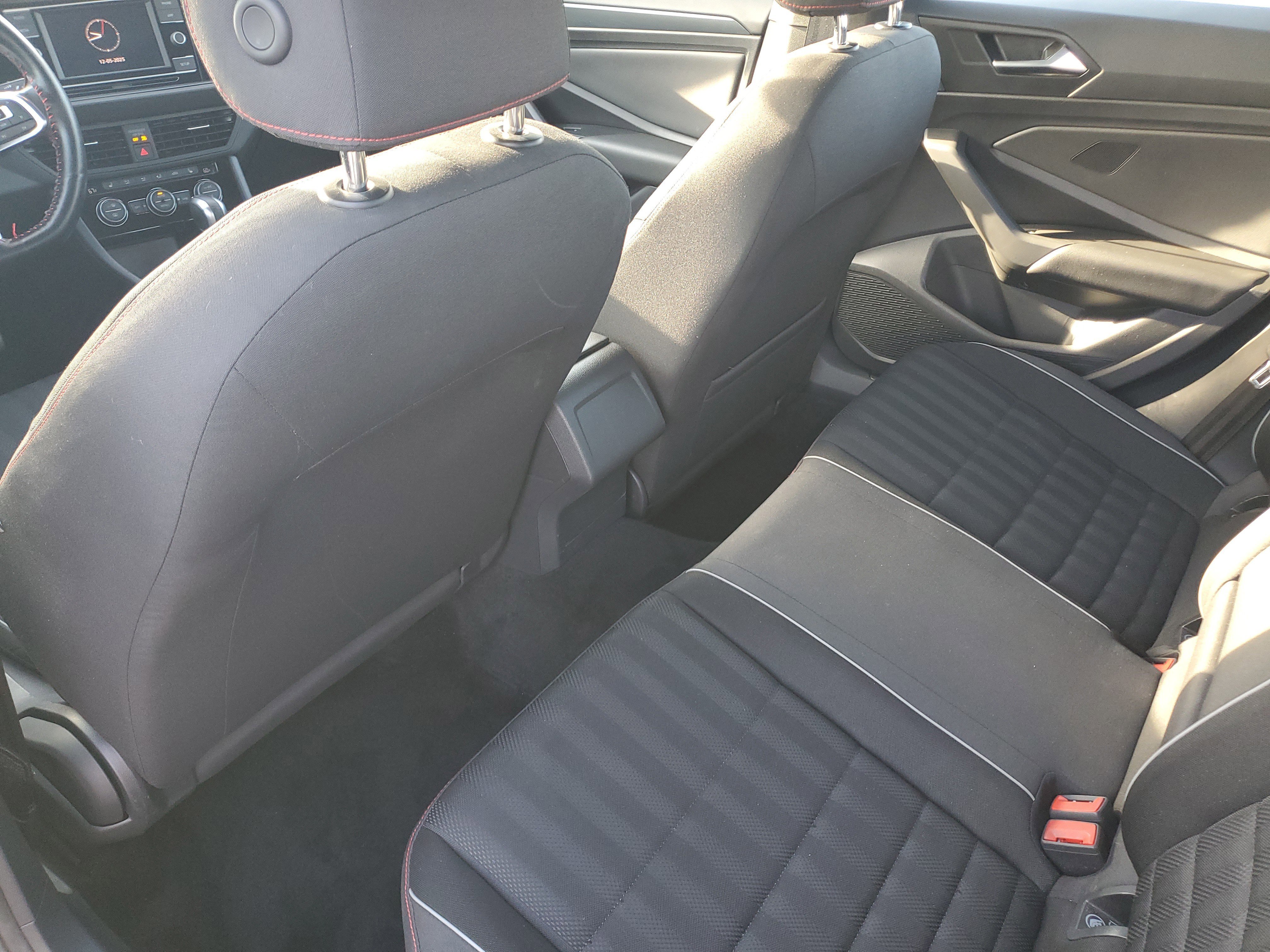 Used 2019 Volkswagen Jetta GLI image 10