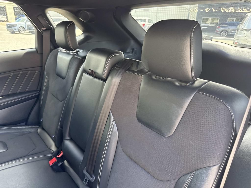 Used 2019 Ford Edge ST w/ Equipment Group 401A AWD/4WD image 14