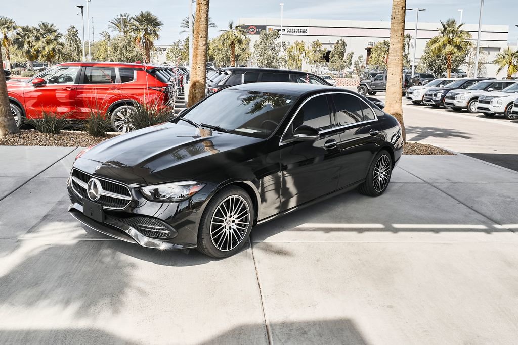 Used 2025 Mercedes-Benz C 300 4MATIC Sedan image 4