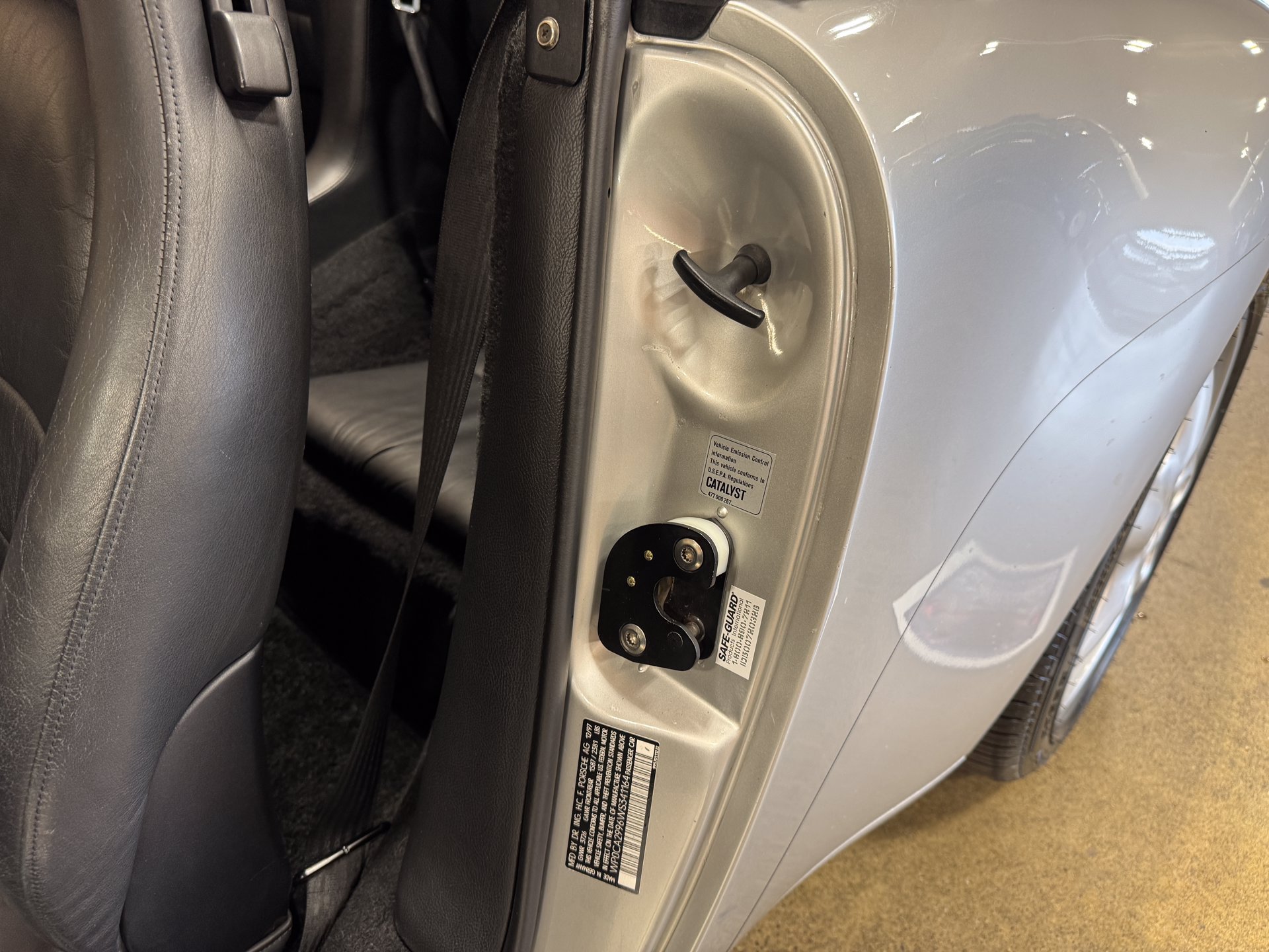 Used 1998 Porsche 911 Carrera RWD image 45