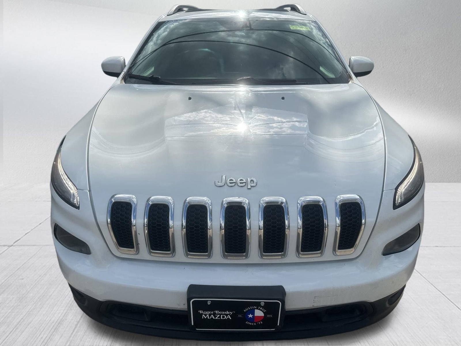 Used 2017 Jeep Cherokee Latitude w/ Comfort/Convenience Group image 2