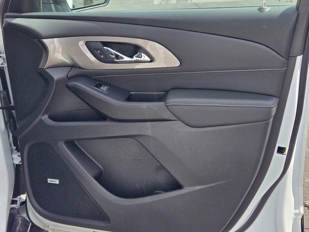 Used 2023 Chevrolet Traverse Premier w/ Redline Edition image 6
