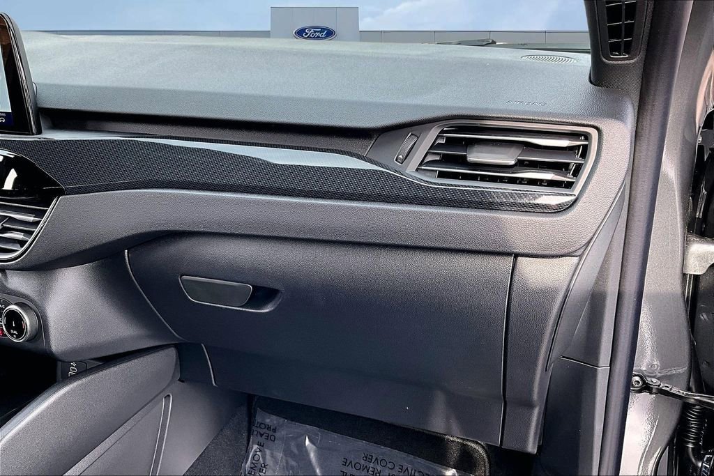 New 2026 Ford Escape ST-Line w/ Cold Weather Package image 29