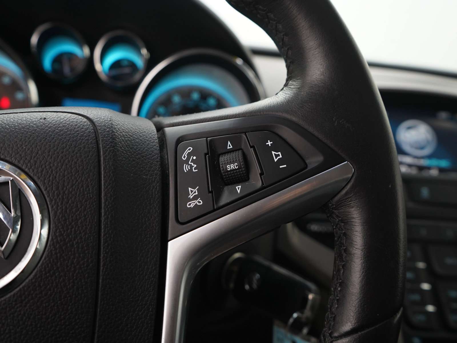 Used 2013 Buick Verano Convenience FWD image 25