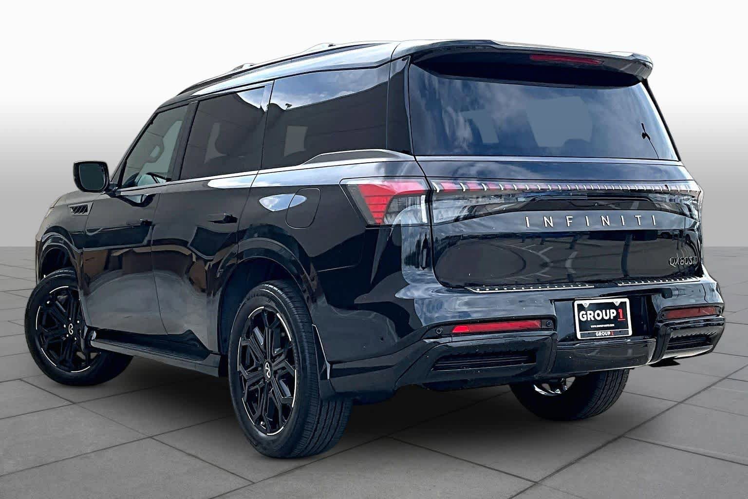 Used 2026 INFINITI QX80 4WD w/ Sport Exterior Package image 11