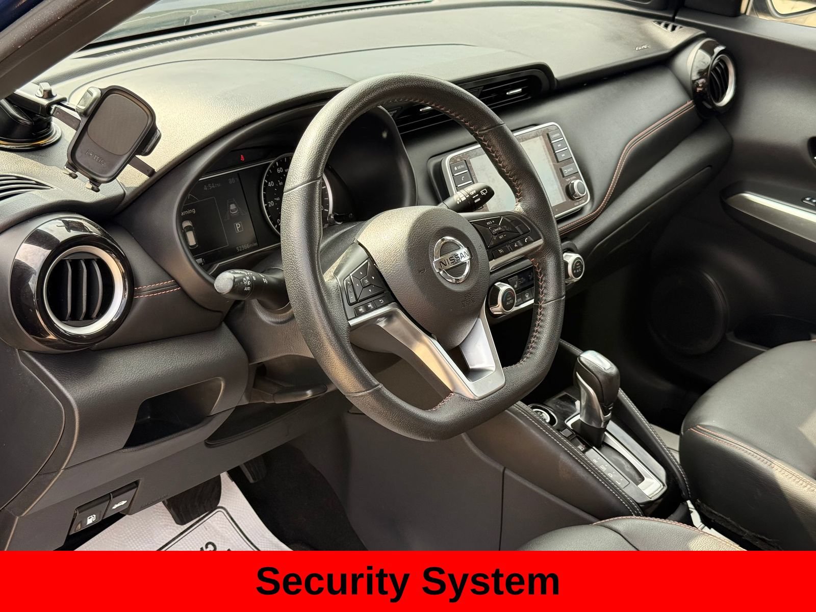 Used 2020 Nissan Kicks SR w/ SR Premium Package FWD image 13