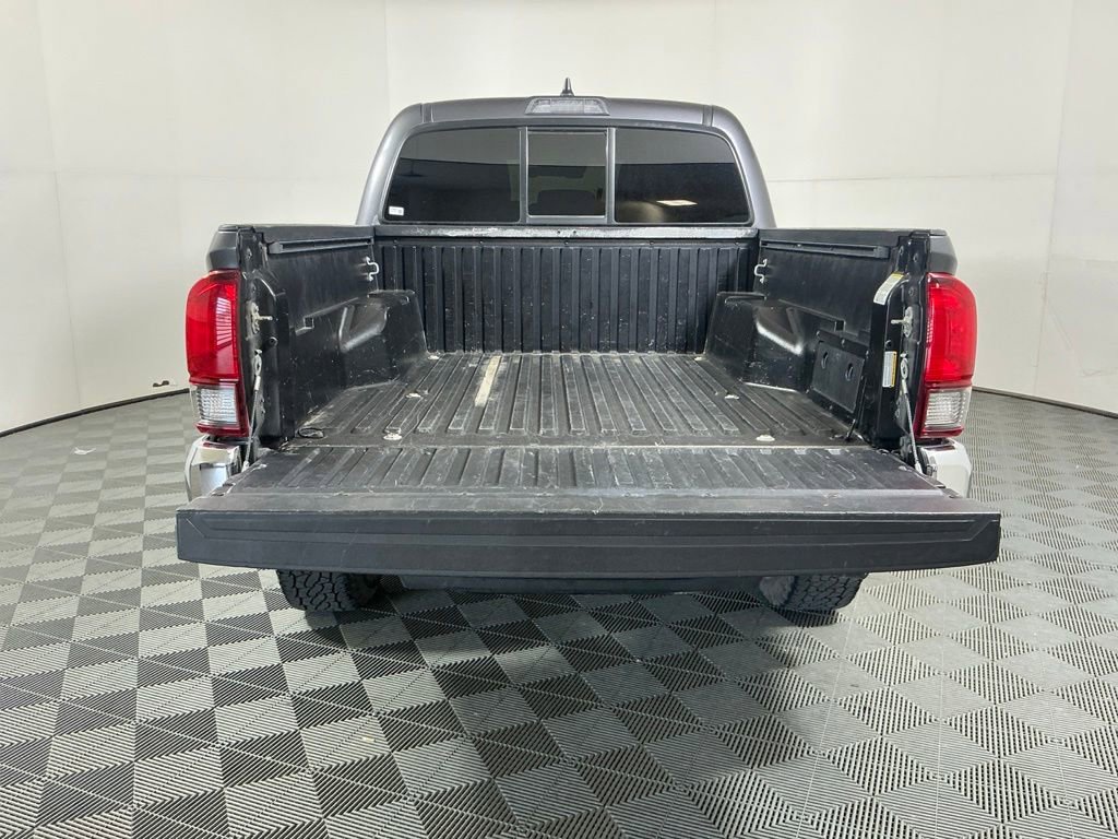 Used 2020 Toyota Tacoma SR5 w/ SR5 Appearance Package (SM) RWD image 25
