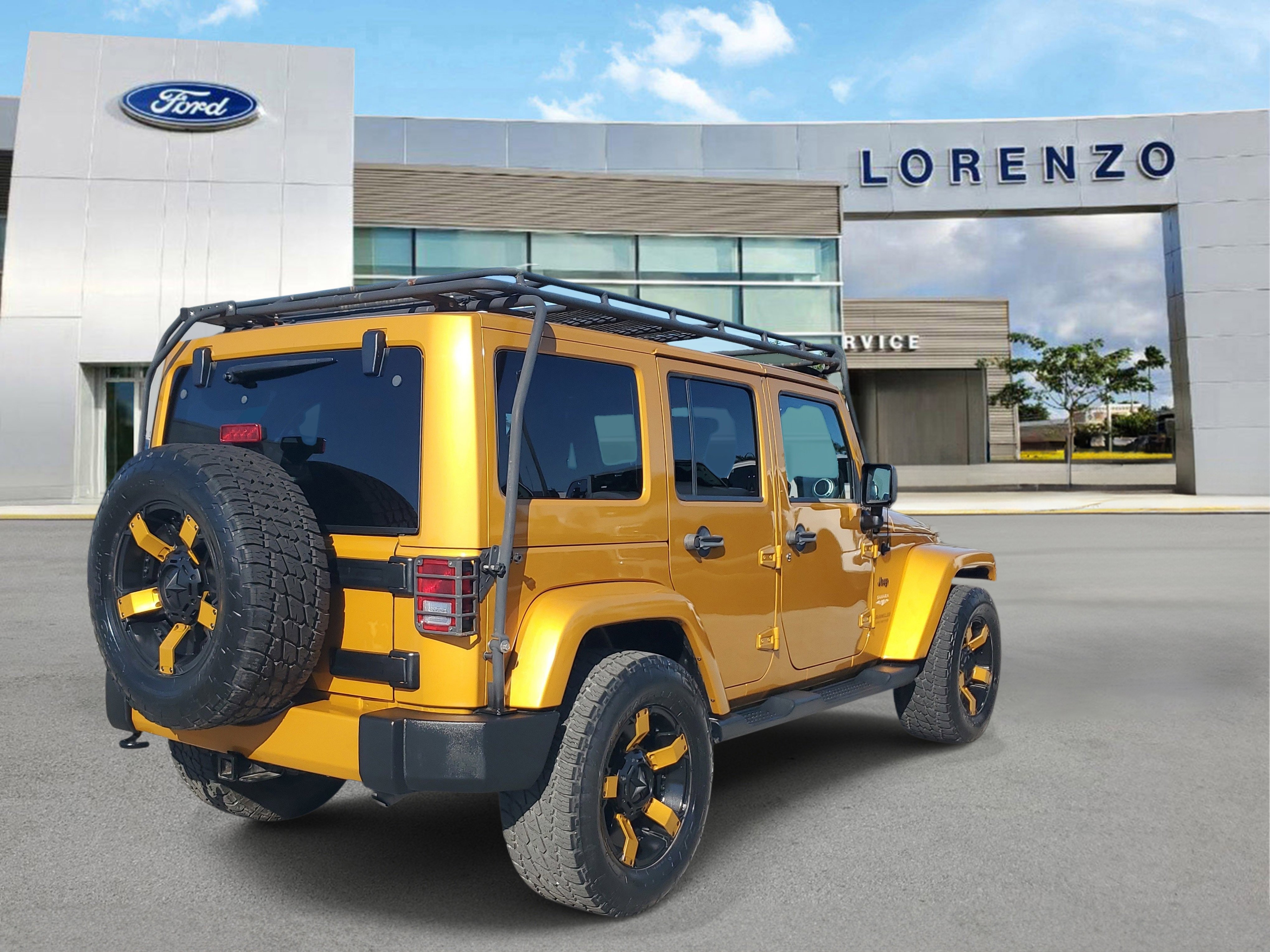 Used 2014 Jeep Wrangler Unlimited Sahara w/ Connectivity Group image 5