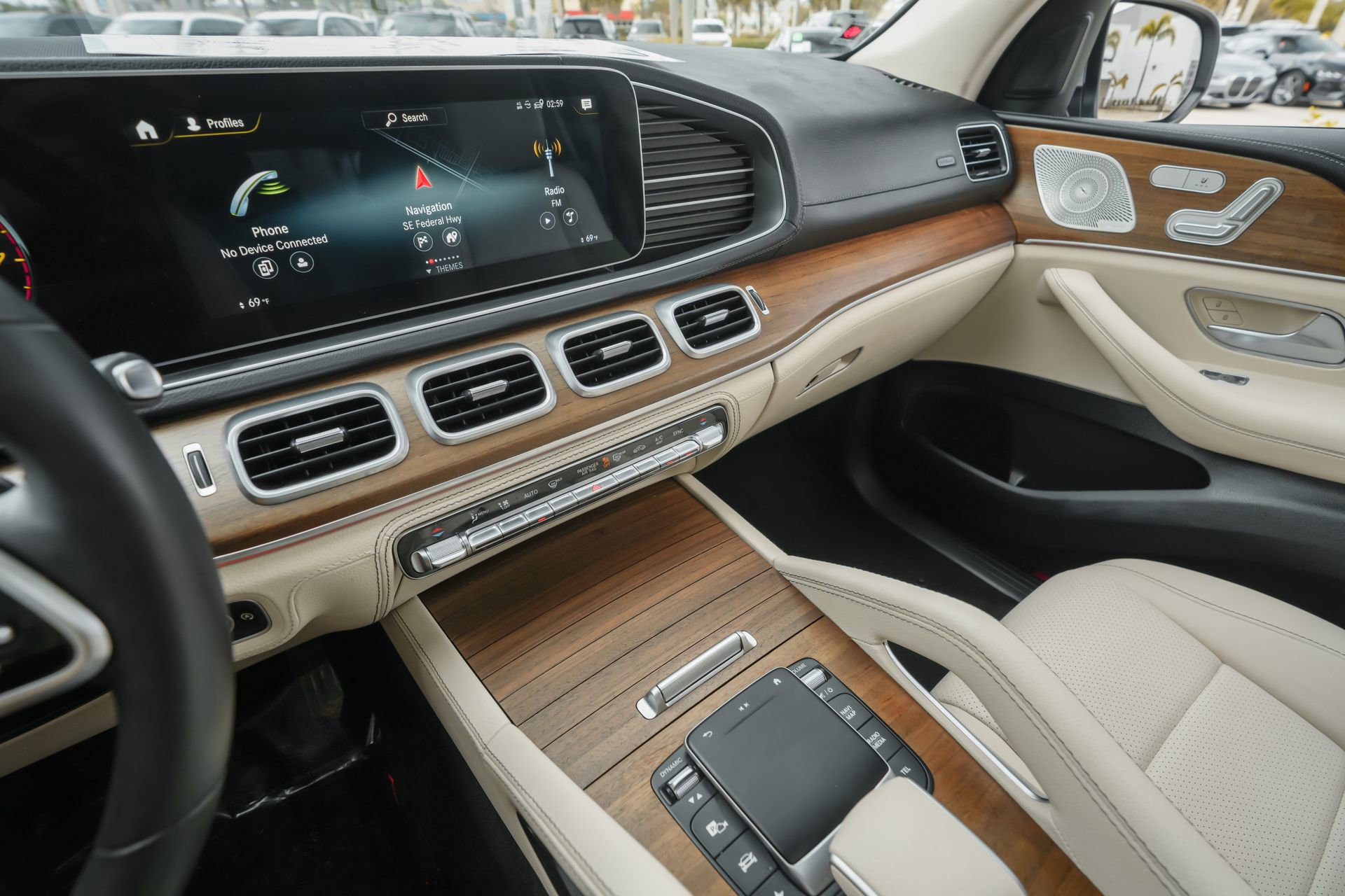 Used 2023 Mercedes-Benz GLE 450 4MATIC image 11