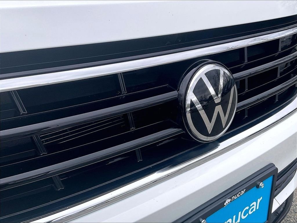 Used 2023 Volkswagen Tiguan SE R-Line AWD/4WD image 31