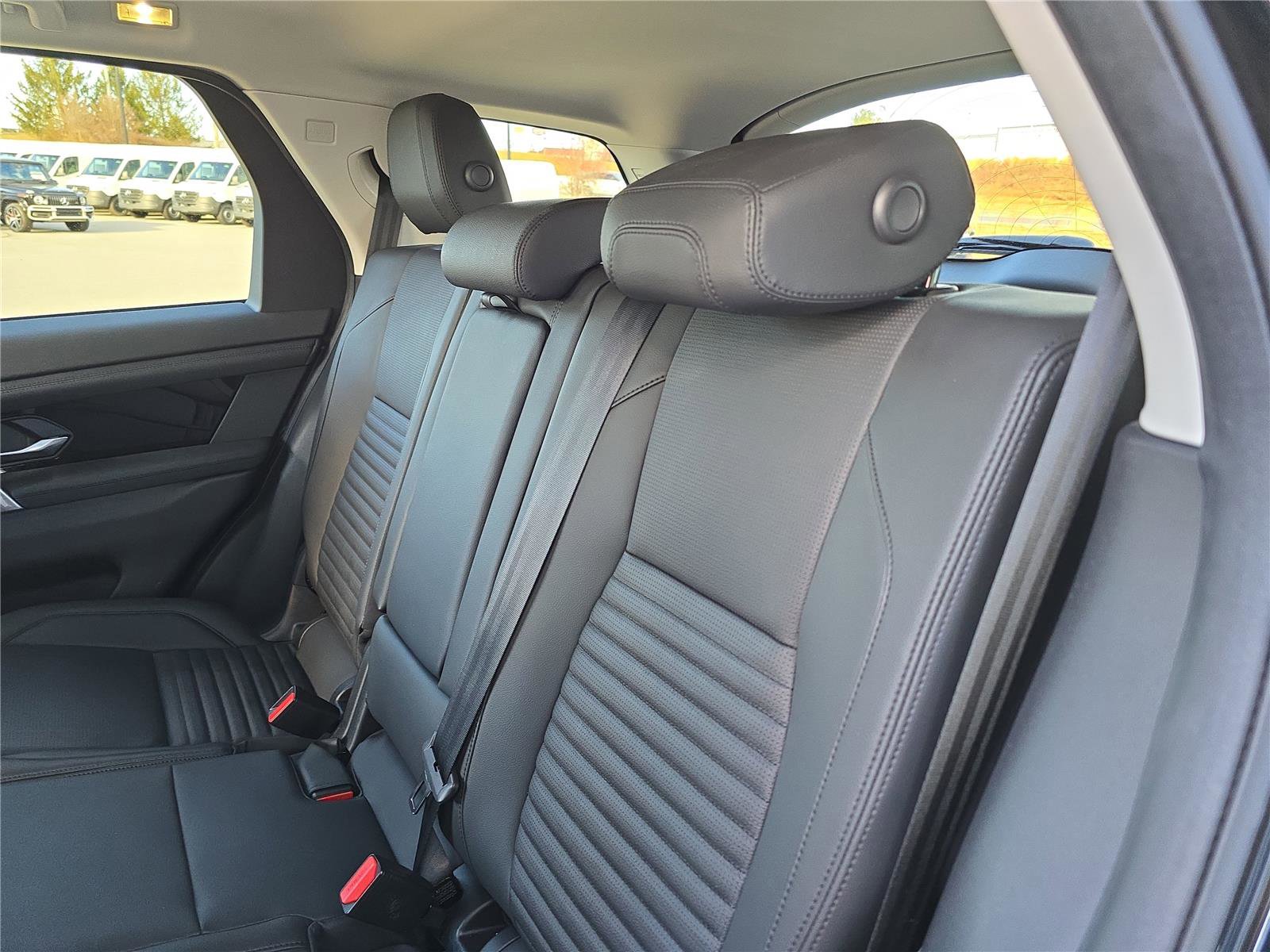 Used 2023 Land Rover Discovery Sport S image 17