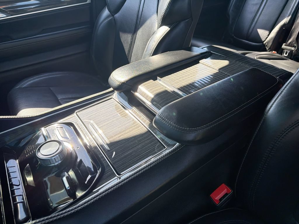 Certified 2022 Jeep Wagoneer Series III AWD/4WD image 22