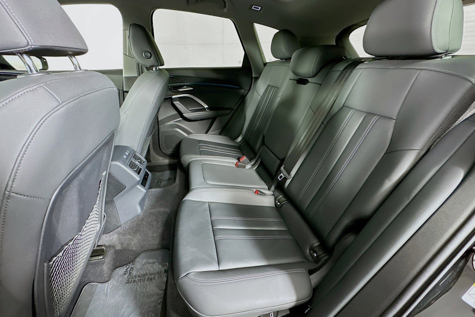 Used 2025 Audi Q5 Premium w/ Convenience Package image 9