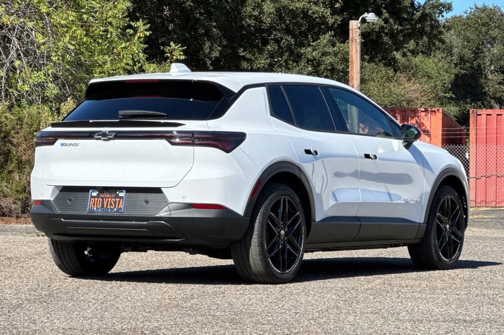 New 2026 Chevrolet Equinox EV LT w/ LPO, Blackout Package FWD image 4