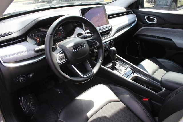 Used 2022 Jeep Compass Latitude w/ Sun and Sound Group image 3