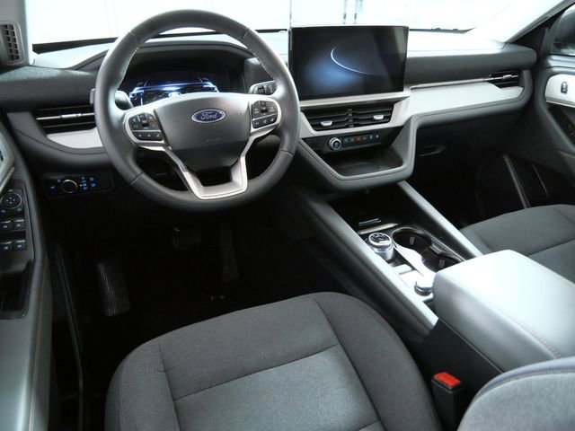 Certified 2025 Ford Explorer Active image 4