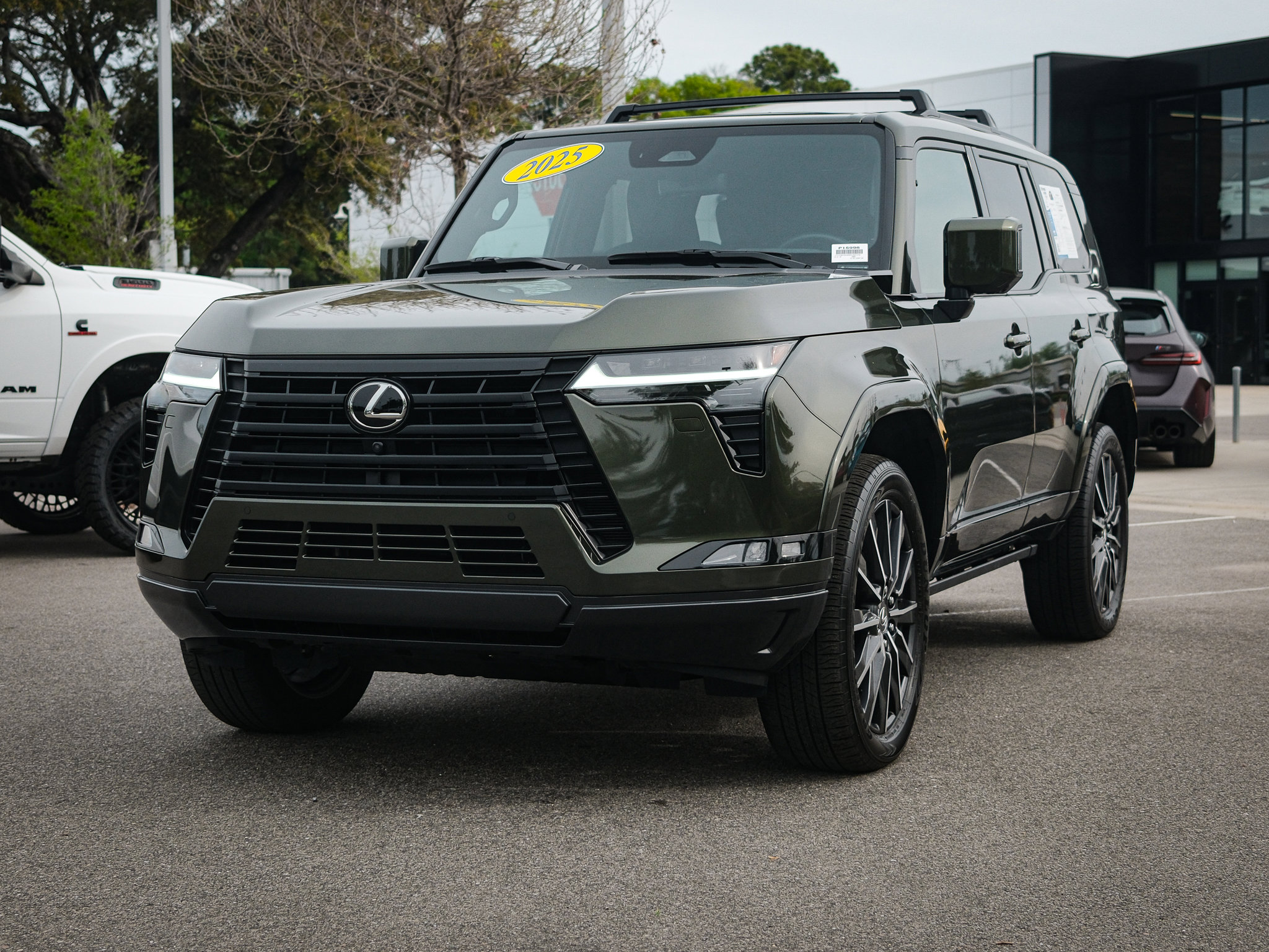 Used 2025 Lexus GX 550 w/ Cold Area Package AWD/4WD image 5