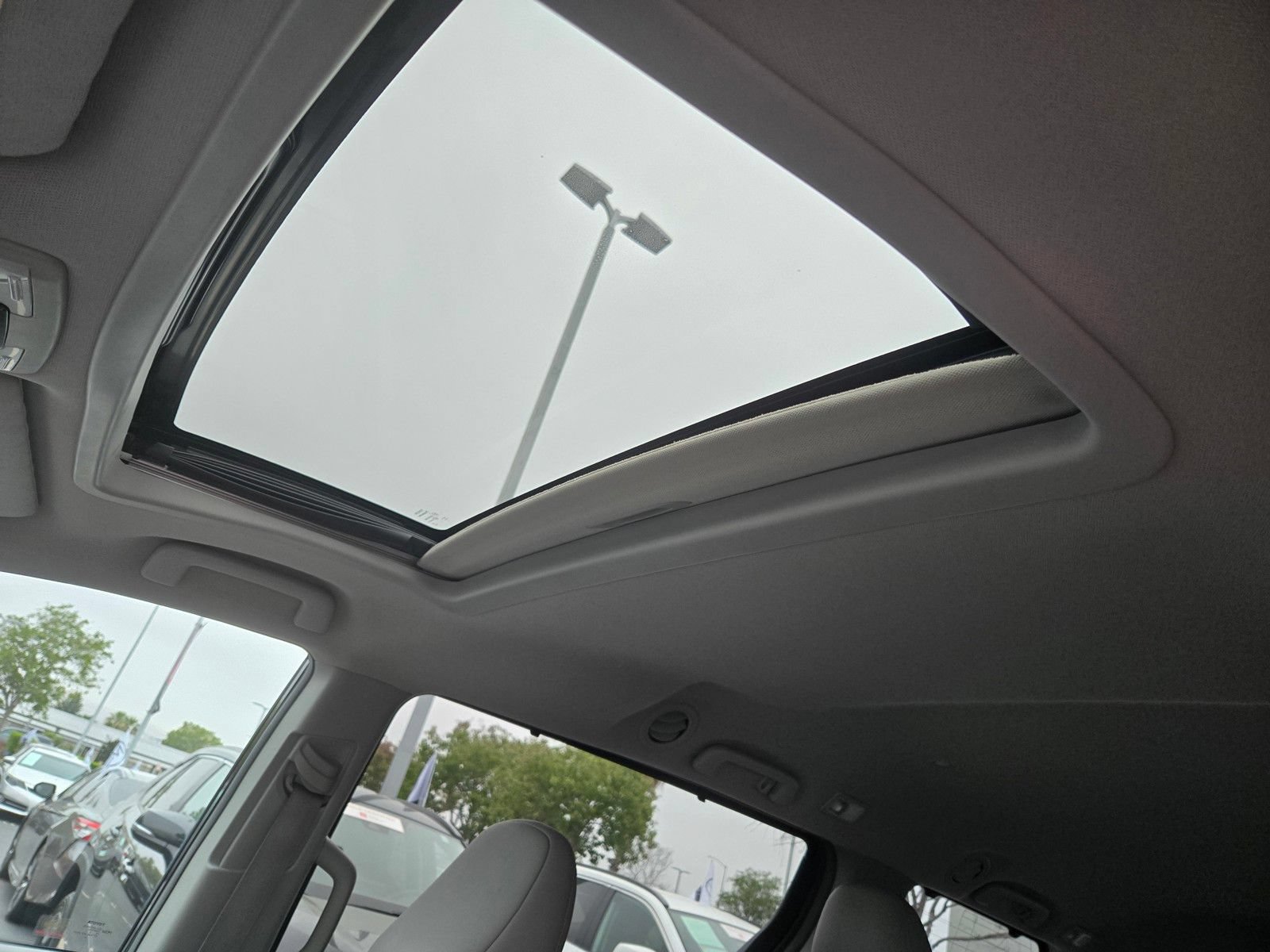 Certified 2018 Toyota Sienna XLE w/ XLE Navigation Package FWD image 18