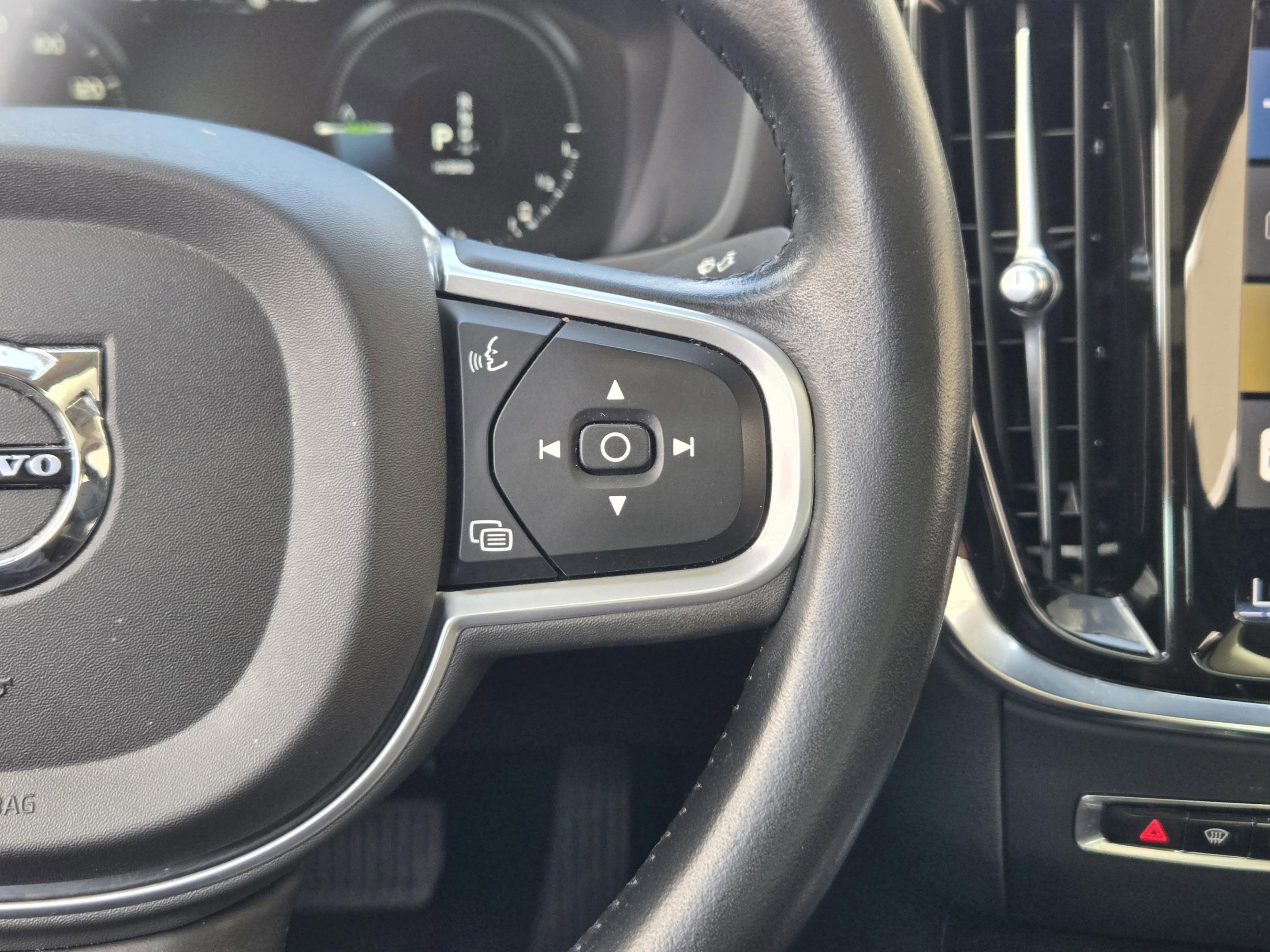 Used 2022 Volvo S60 T8 R-Design Expression w/ Premium Package image 26