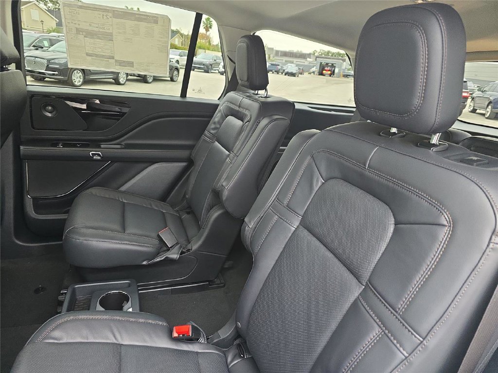 New 2026 Lincoln Aviator Reserve w/ Illumination Package RWD image 11