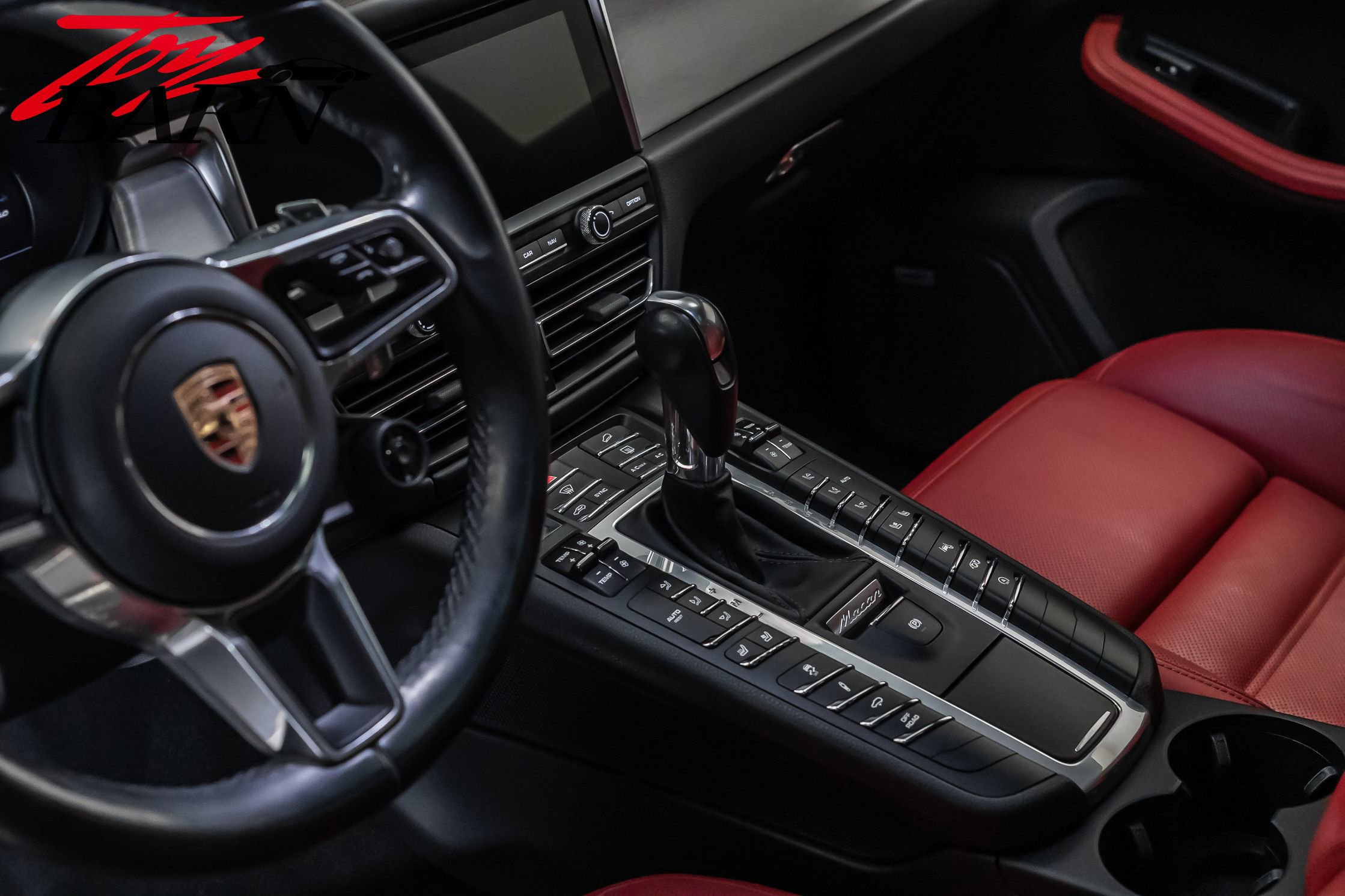 Used 2020 Porsche Macan Turbo image 27