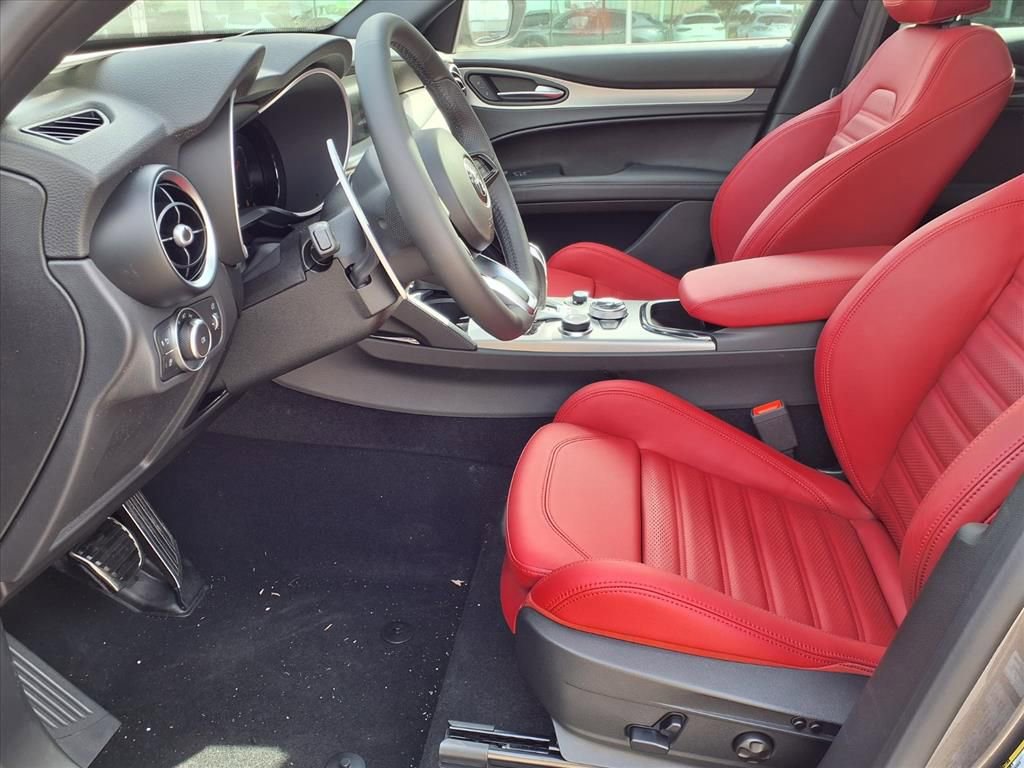 New 2026 Alfa Romeo Stelvio Sprint w/ Convenience Package image 15
