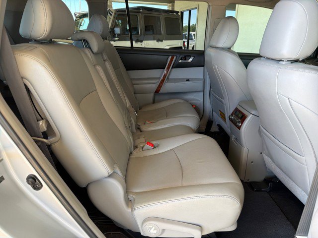 Used 2013 Toyota Highlander Limited FWD image 26